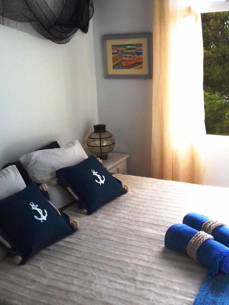Suite Marina cama con cojines de estilo marino
